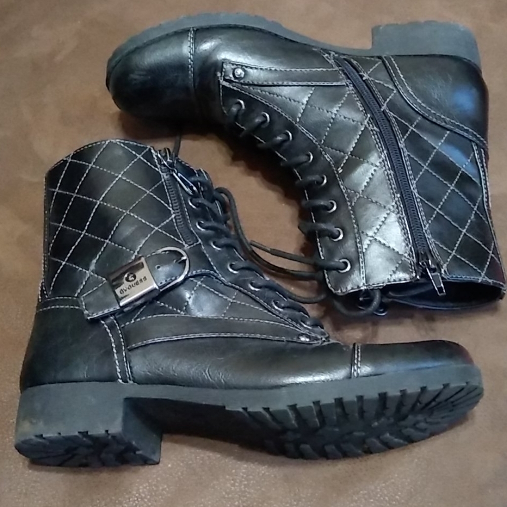 Guess boots in great shape
